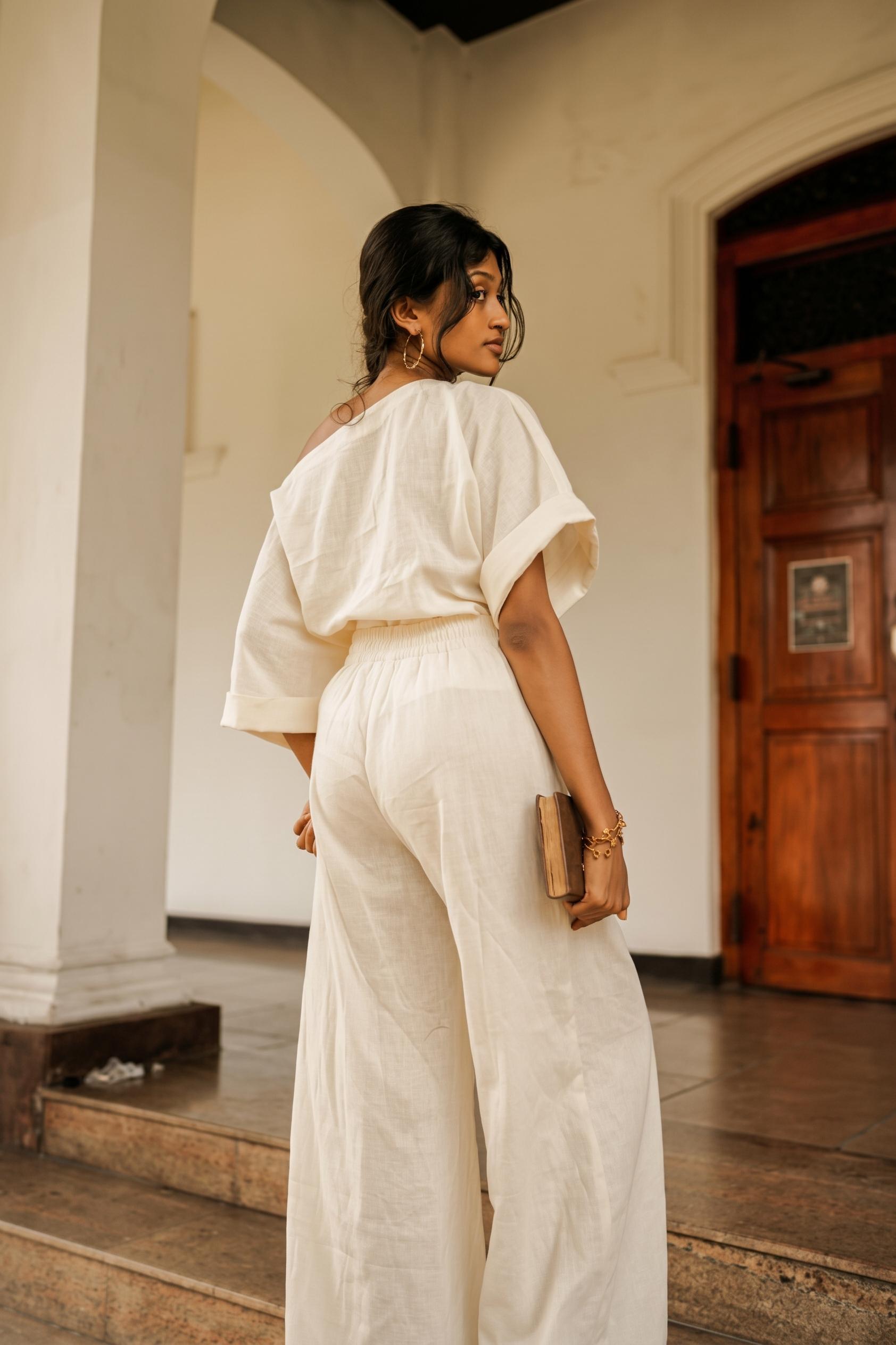 Cintamani ivory linen set at the Walawwa